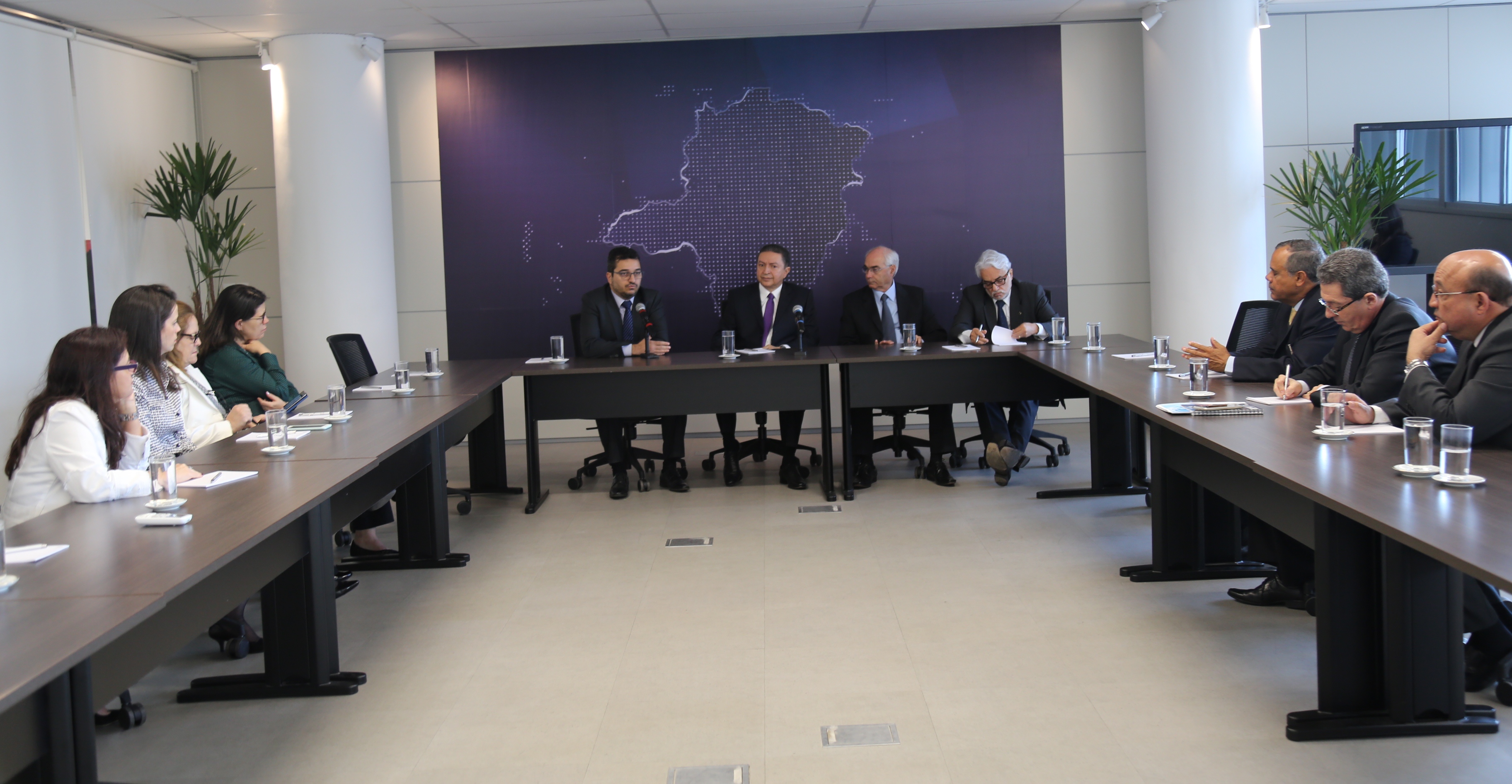 TCE de Minas e Atricon debatem sugestões para o planejamento estratégico 2018-2023 TCE de Minas e Atricon debatem sugestões para o planejamento estratégico 2018-2023 (Foto: Thiago Rios)